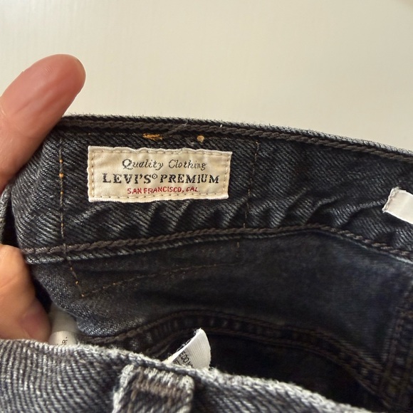 Levi’s Wedgie Straight Jeans Distressed Black Size 26 High Rise - Picture 7 of 8